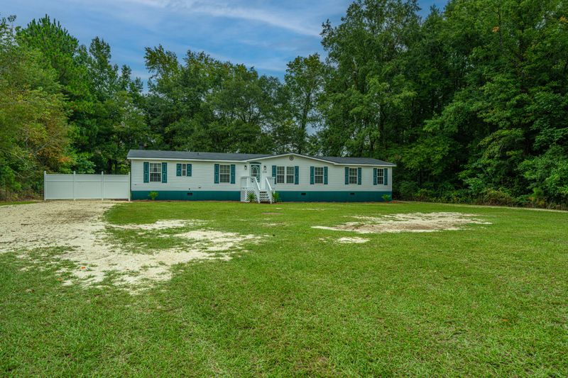 1116 W Main St, Harleyville, SC 29448