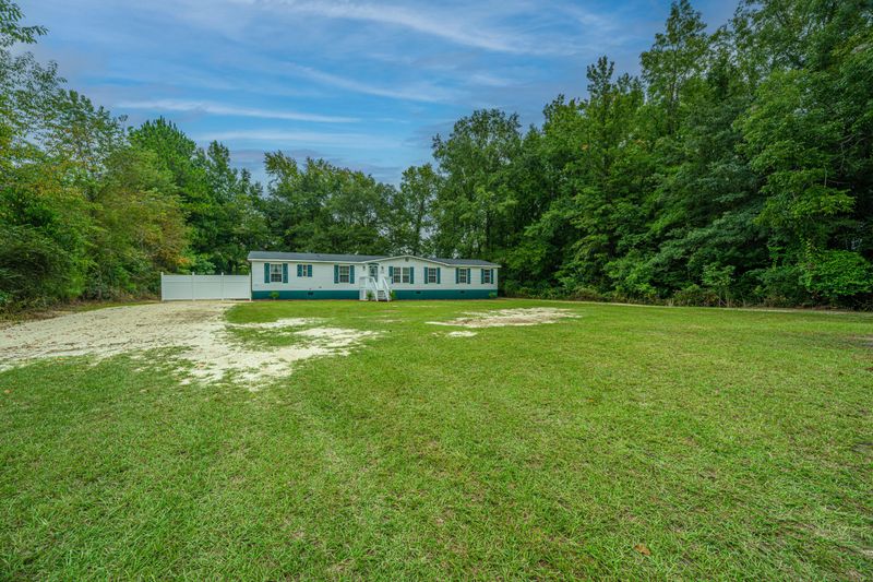 1116 W Main St, Harleyville, SC 29448