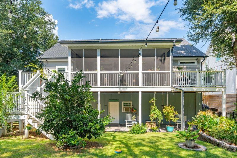 215 W Indian Ave, Folly Beach, SC 29439