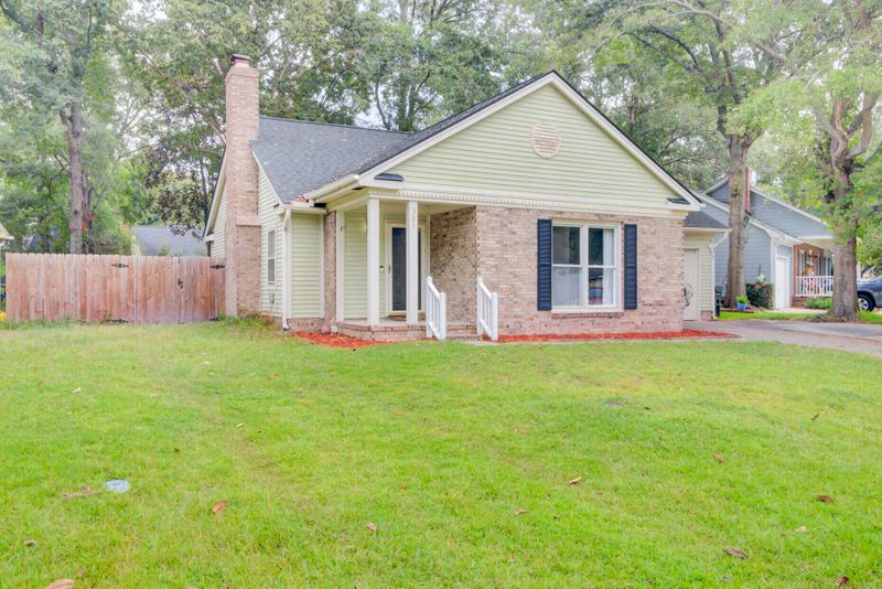 301 Hamlet Rd, Summerville, SC 29485