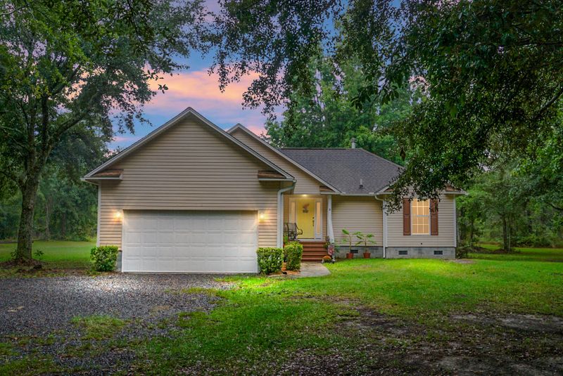 592 Powder Horn Rd, Dorchester, SC 29437