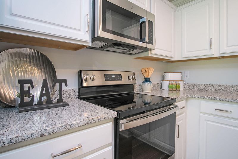 423 Lundby Dr, Summerville, SC 29486