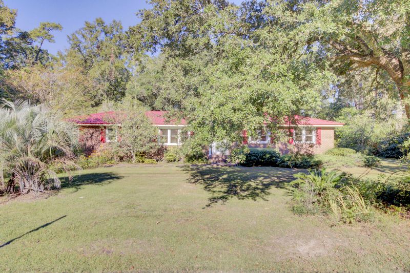 1560 Bacons Bridge Rd, Summerville, SC 29485