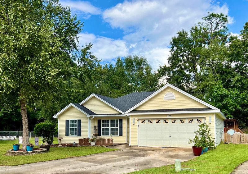 1708 Pheasant Ln, Hanahan, SC 29410