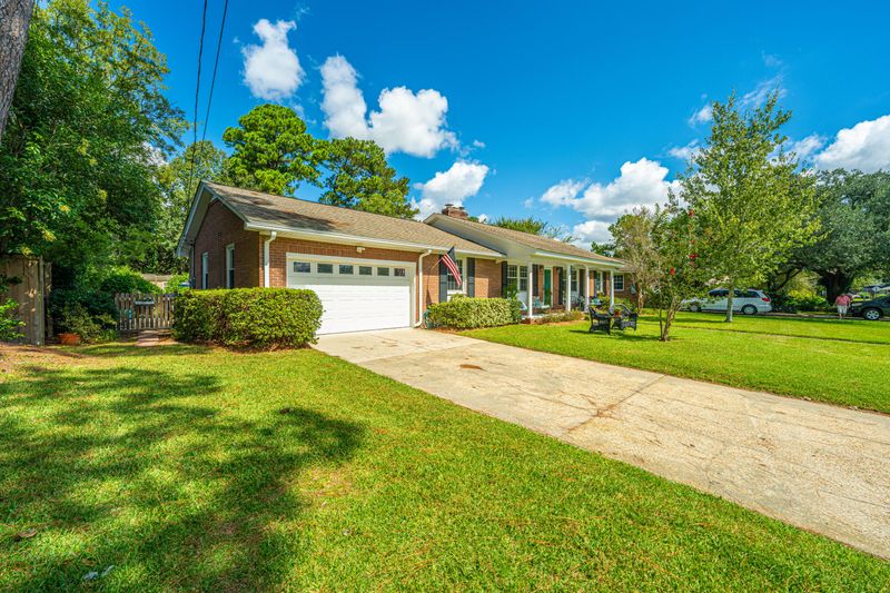 1632 Sanford Rd, Charleston, SC 29407