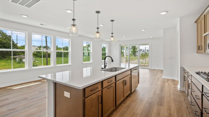1094 Glenshaw St, North Charleston, SC 29405