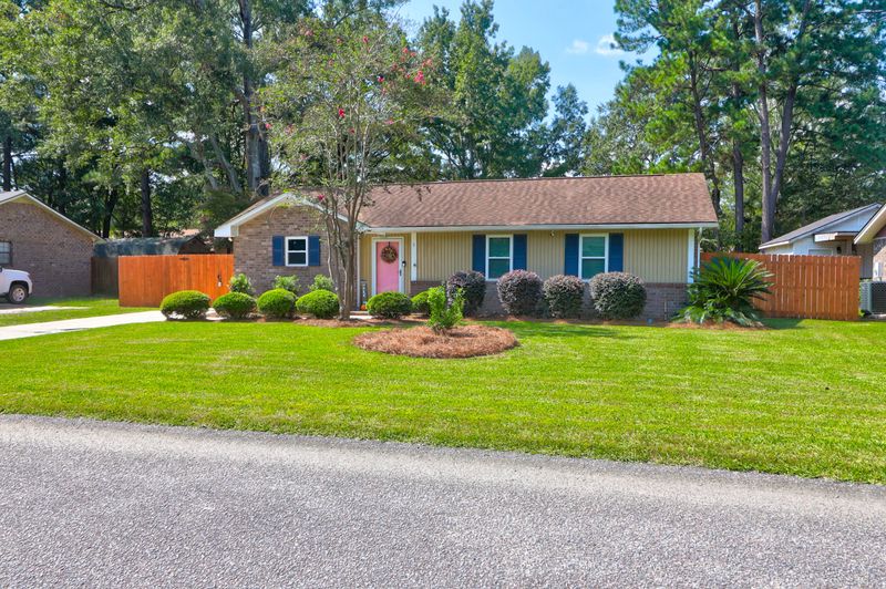 3 Clearwater Dr, Goose Creek, SC 29445