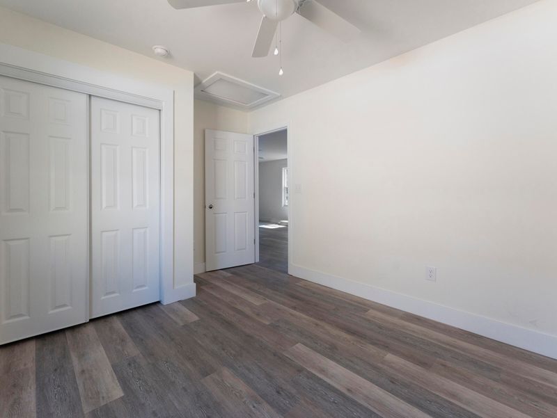 6949 Raymond Ave, North Charleston, SC 29406