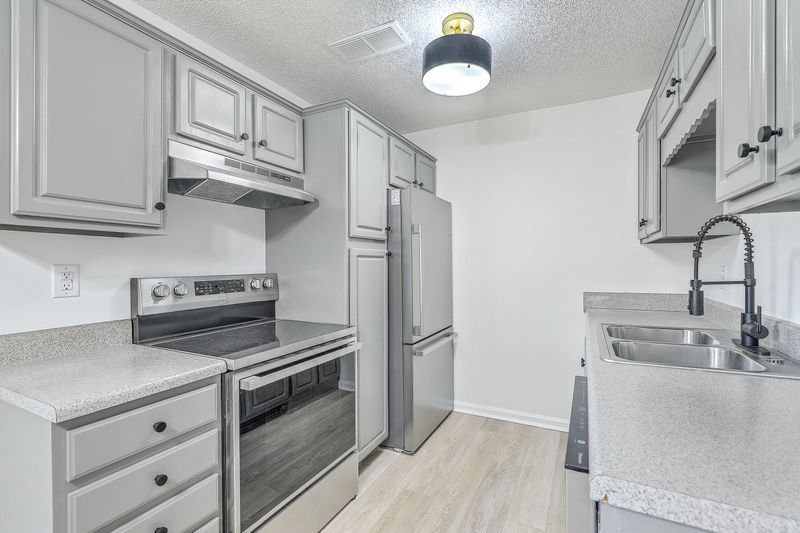 207 Oakmont Ave #D, Ladson, SC 29456
