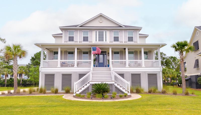 2105 Breezy Point Dr, Mount Pleasant, SC 29466