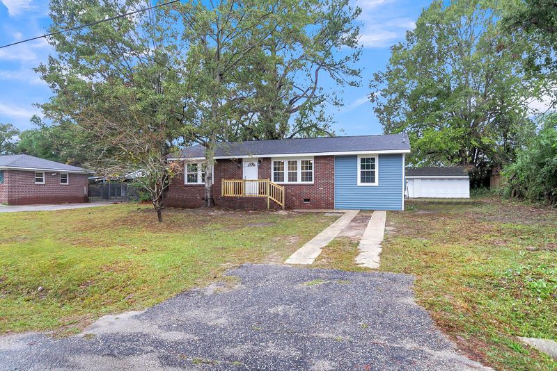 212 Ellen St, Goose Creek, SC 29445