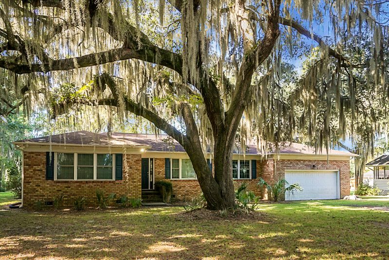 5080 Lambs Rd, North Charleston, SC 29418