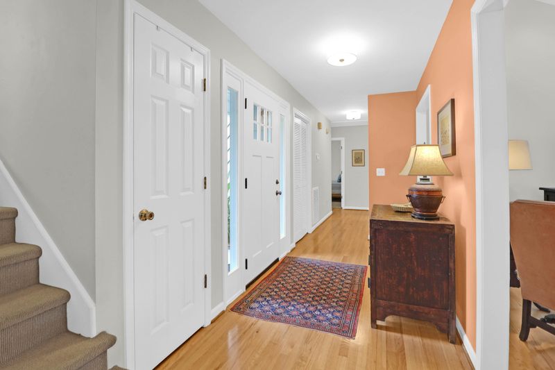 821 Detyens Rd, Mount Pleasant, SC 29464
