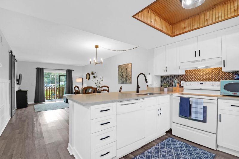 2186 Bees Ferry Rd #A, Charleston, SC 29414