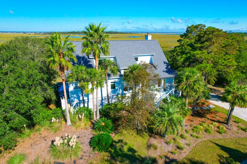 20 Seagrass Ln, Isle Of Palms, SC 29451
