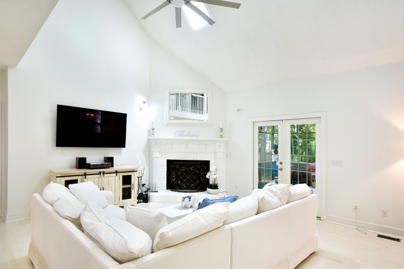 8652 Laurel Grove Ln, North Charleston, SC 29420