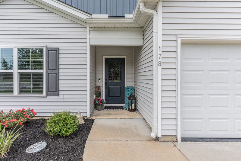 178 Hyrne Dr, Goose Creek, SC 29445