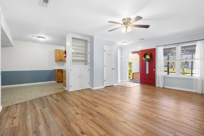 311 Clearwater Dr, Goose Creek, SC 29445