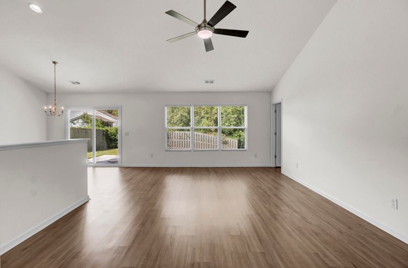 214 Urbano Ln, Goose Creek, SC 29445
