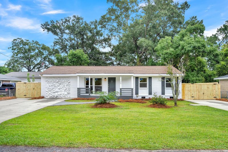 120 Blossom St, Goose Creek, SC 29445