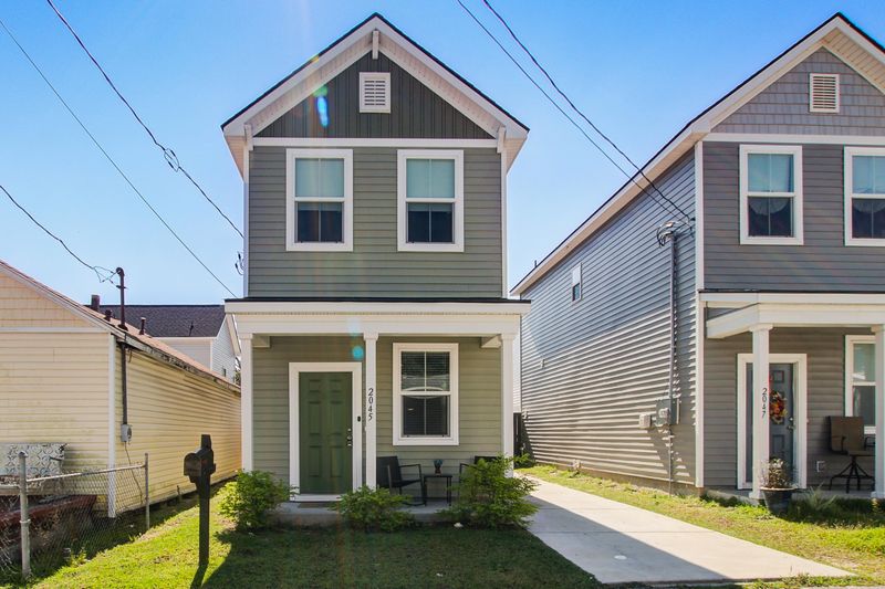 2045 Arbutus Ave, Charleston, SC 29405