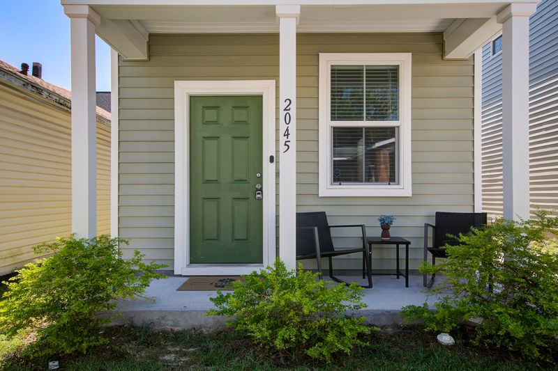 2045 Arbutus Ave, Charleston, SC 29405