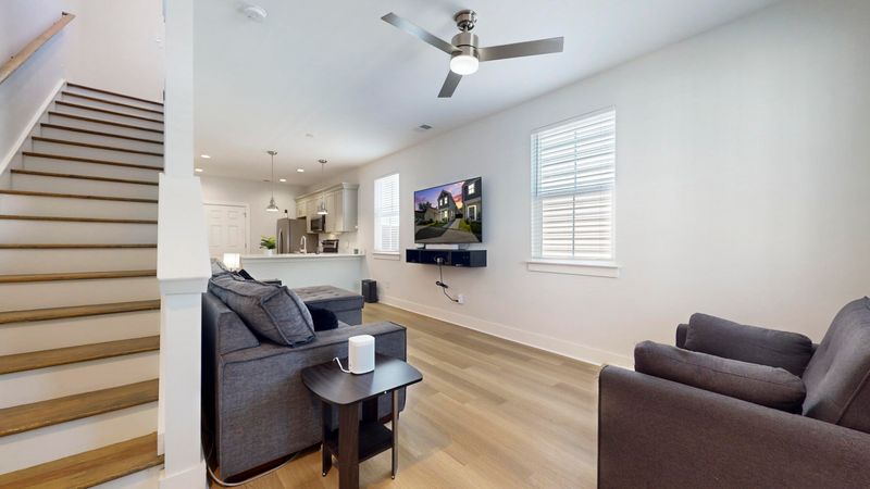 2045 Arbutus Ave, Charleston, SC 29405