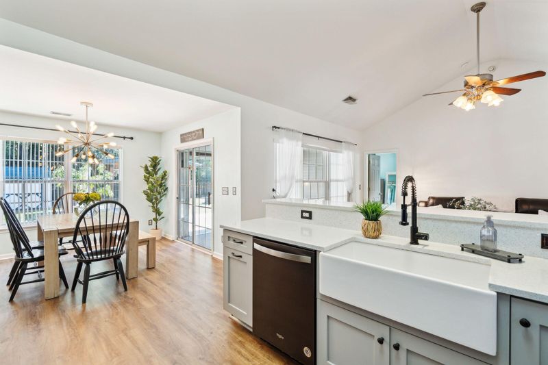 1338 Palm Cove Dr, Charleston, SC 29492