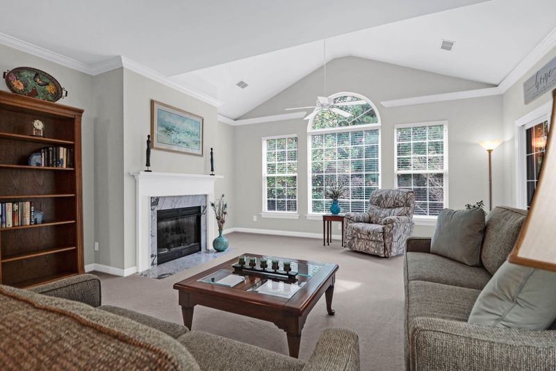 1328 Kingsford Ln, Mount Pleasant, SC 29466