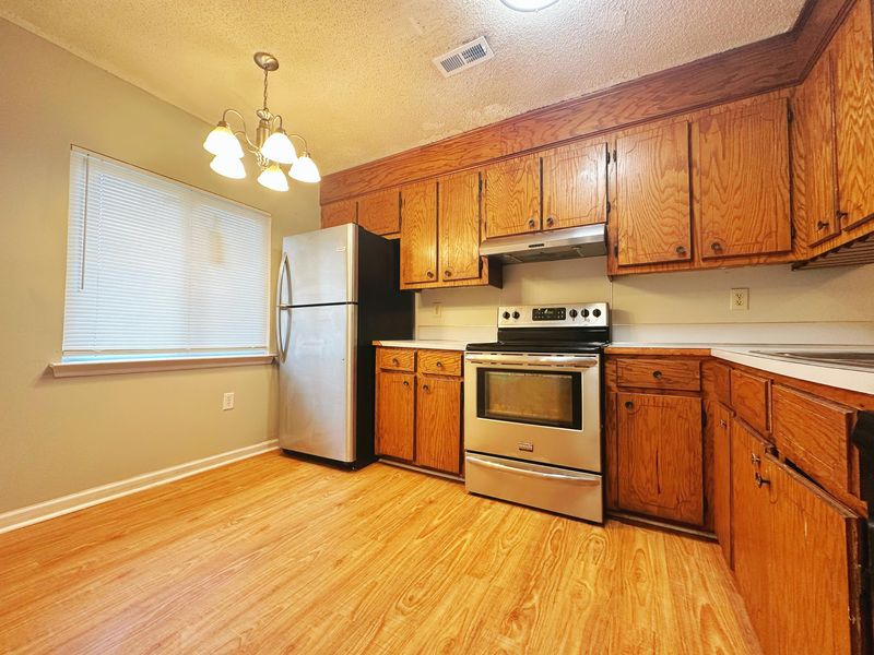 7646 Oldridge Rd, North Charleston, SC 29418