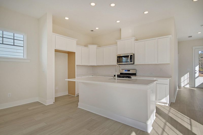307 Trailmore Ln, Summerville, SC 29486