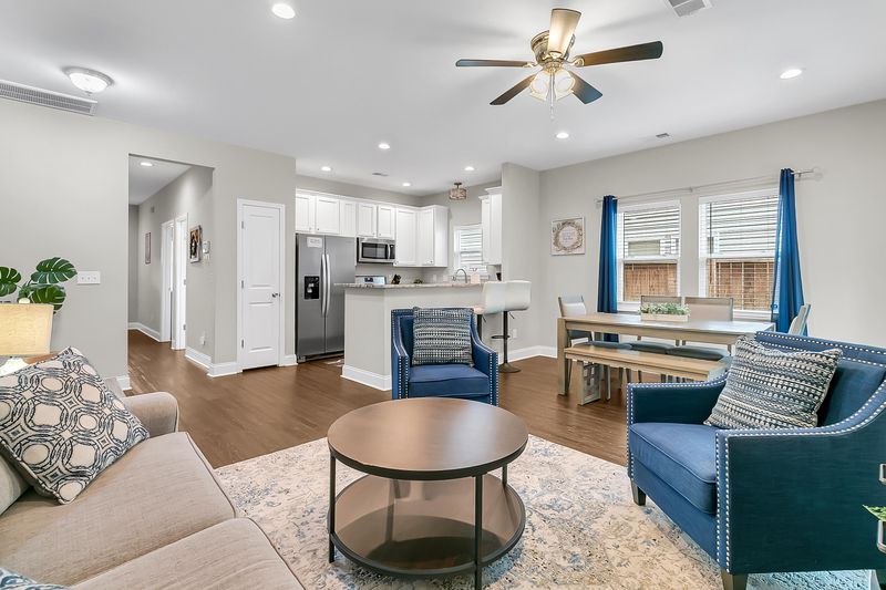 142 W Broad St, Lincolnville, SC 29485