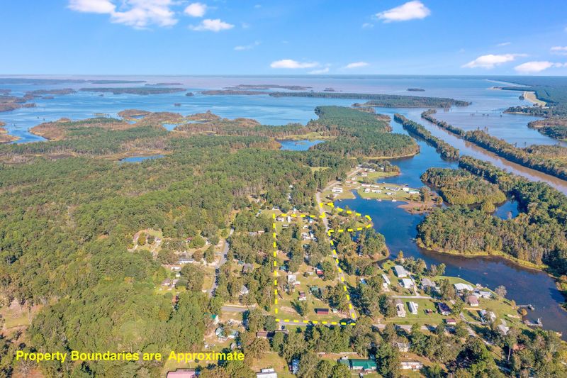 1087 Oakland Dr, Cross, SC 29436