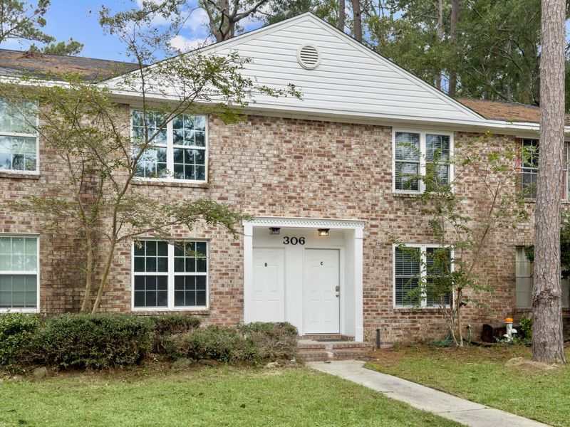 306 Crestview Dr #B, Summerville, SC 29485