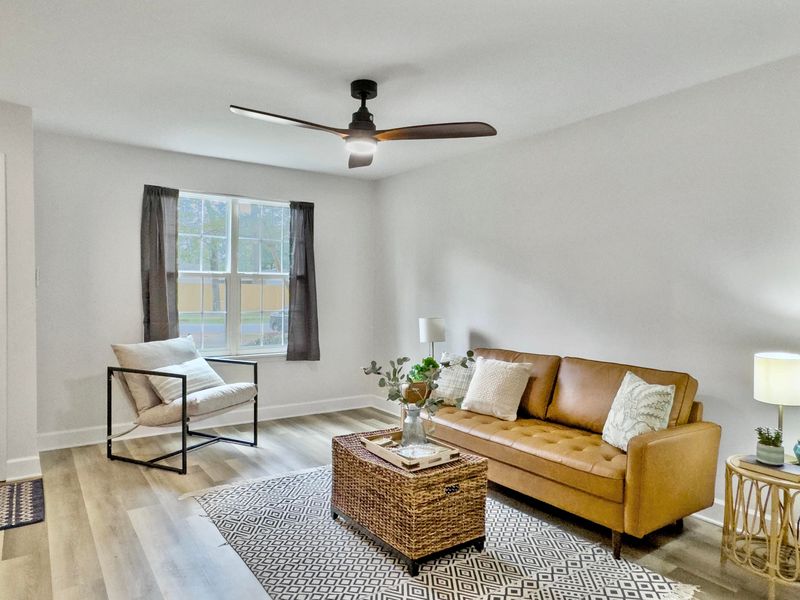 306 Crestview Dr #B, Summerville, SC 29485