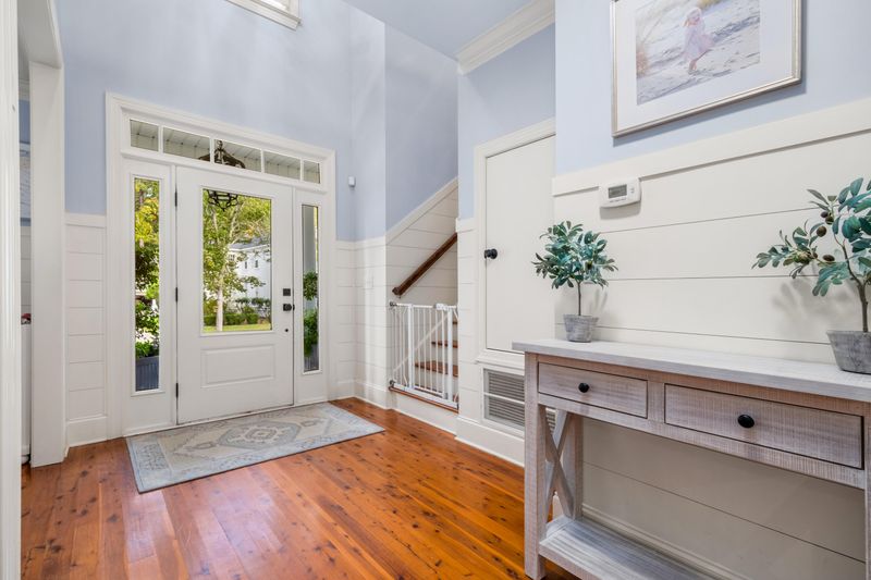 1023 Barfield St, Charleston, SC 29492