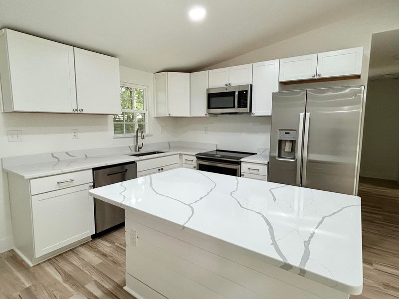 861 Savage Rd, Charleston, SC 29414