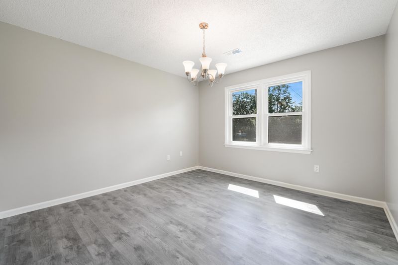 7644 Peggy Dr, North Charleston, SC 29418