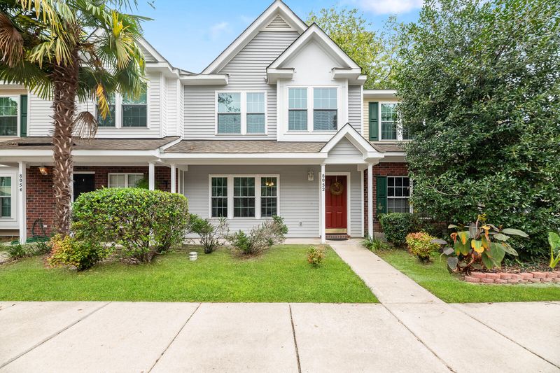 8052 Shadow Oak Dr, North Charleston, SC 29406