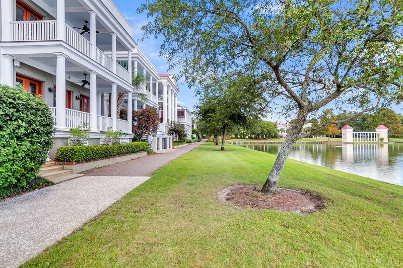 30 Fernandina St, Mount Pleasant, SC 29464