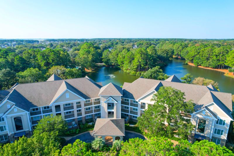 1479 Long Grove Dr #302, Mount Pleasant, SC 29464