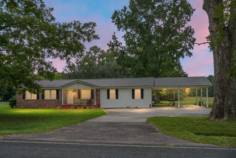 978 Independent School Rd, Reevesville, SC 29471