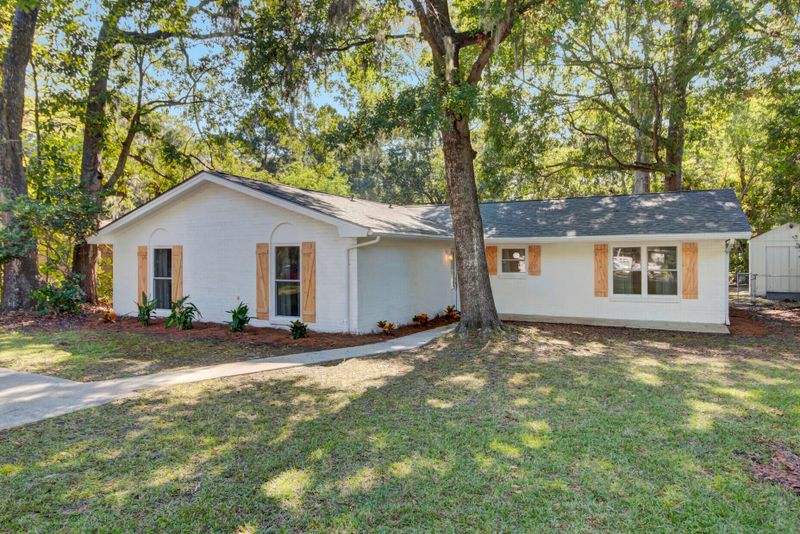 1811 Walsingham Way, Charleston, SC 29412