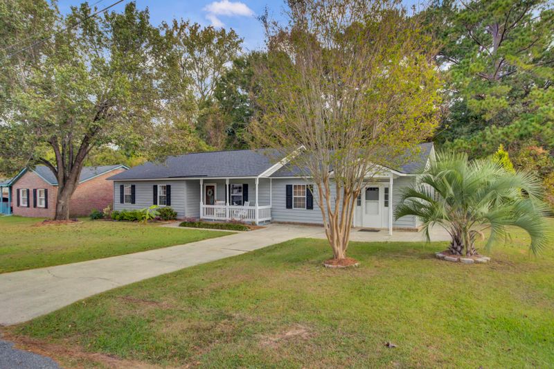 121 Clover Ave, Summerville, SC 29485
