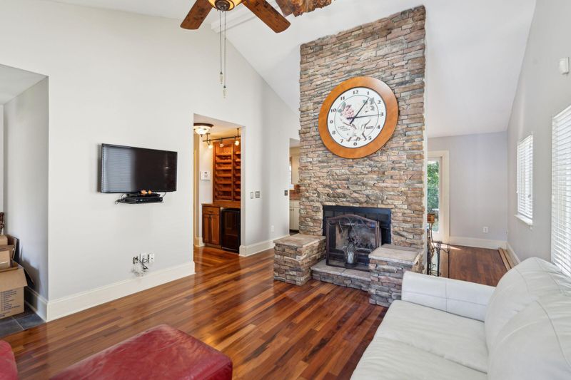 1139 Daffodil Ln, Mount Pleasant, SC 29464