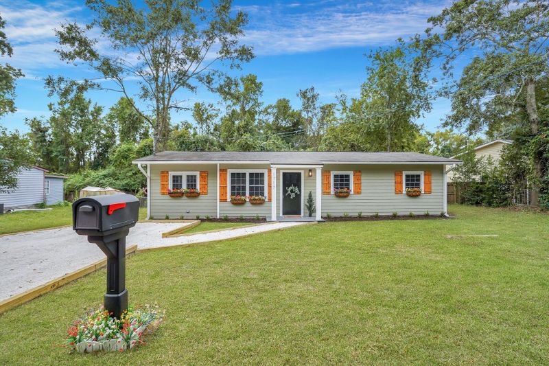 1717 Daytona Dr, Charleston, SC 29407