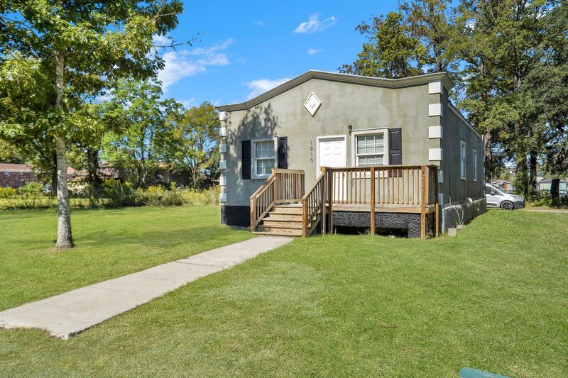 1910 Kerry St, North Charleston, SC 29406