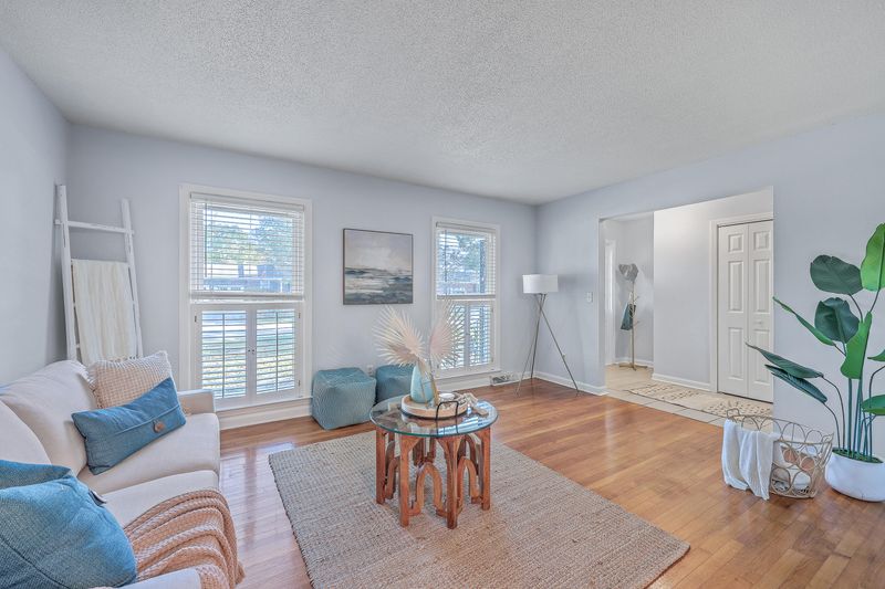 1212 Oakcrest Dr, Charleston, SC 29412