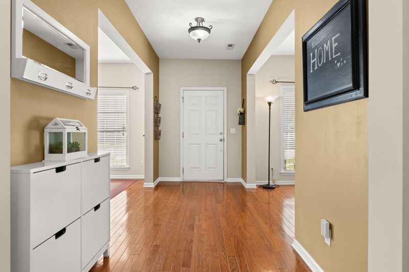 104 Southernwood Dr, Ladson, SC 29456