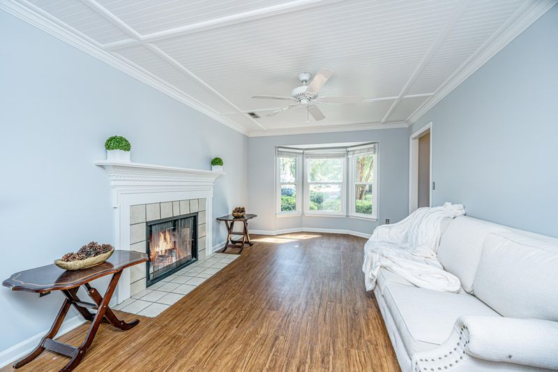650 Fox Pond Dr, Mount Pleasant, SC 29464